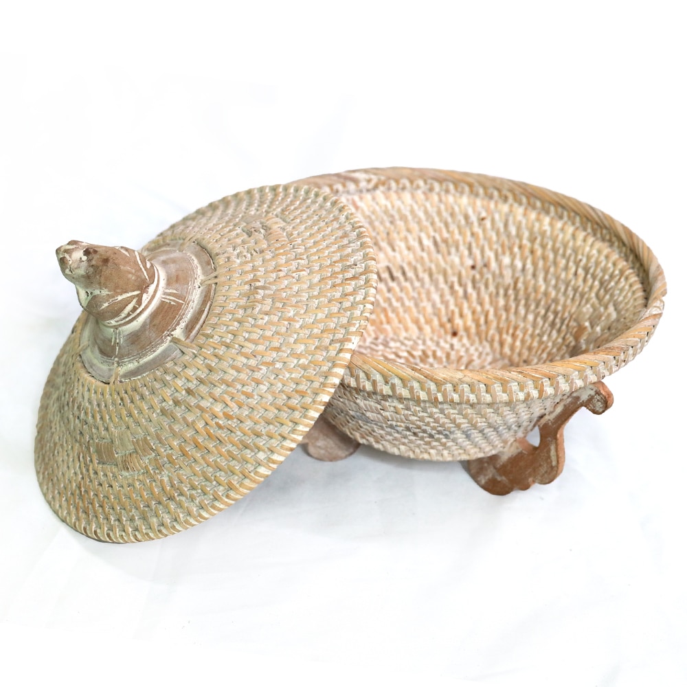 Geflochtene Seegras-Schale mit Deckel in hellem Design