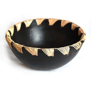 Schwarze Keramikschale mit Seegrasverzierung, Ø 30 cm – Bali Stil