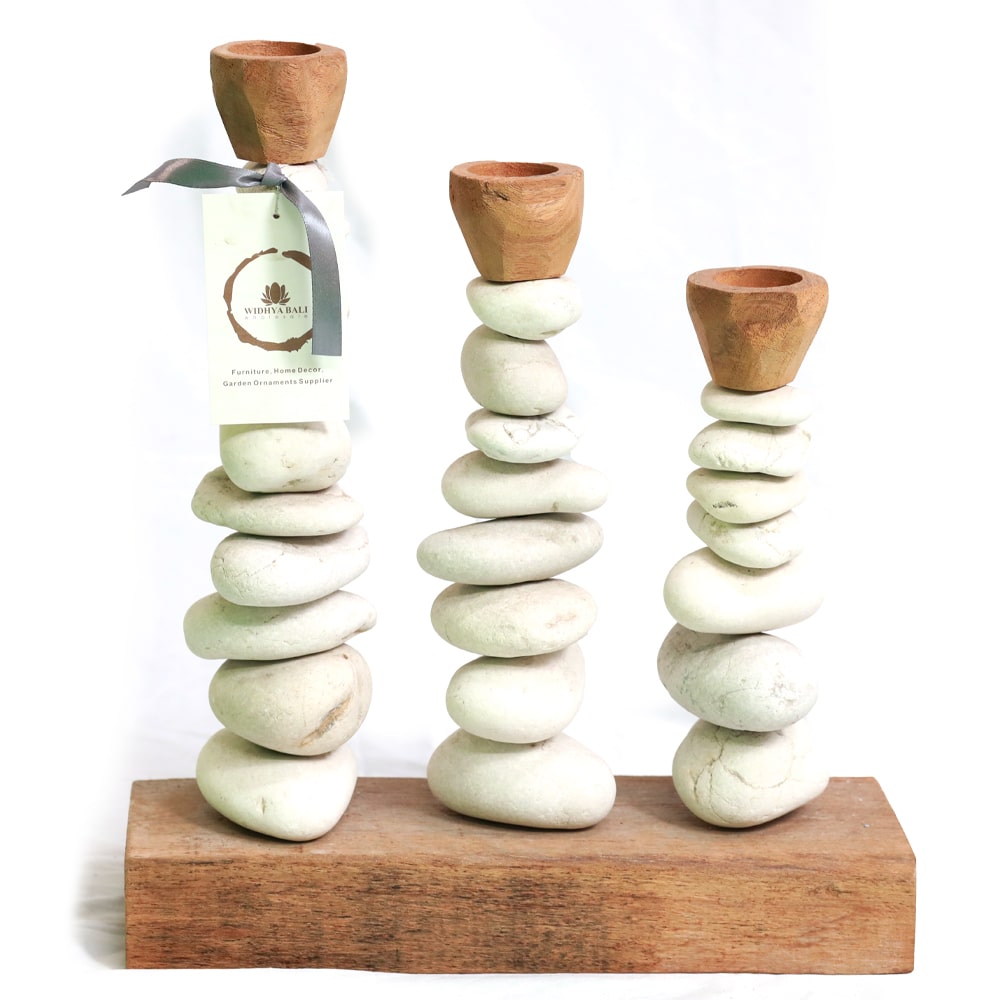 3er Kerzenhalter aus weißem Naturstein auf Teakholz, 35x40 cm