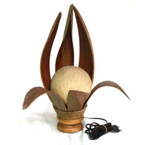 Bintang Tischlampe aus Palmblättern in nussbraun – Sternförmiges Design