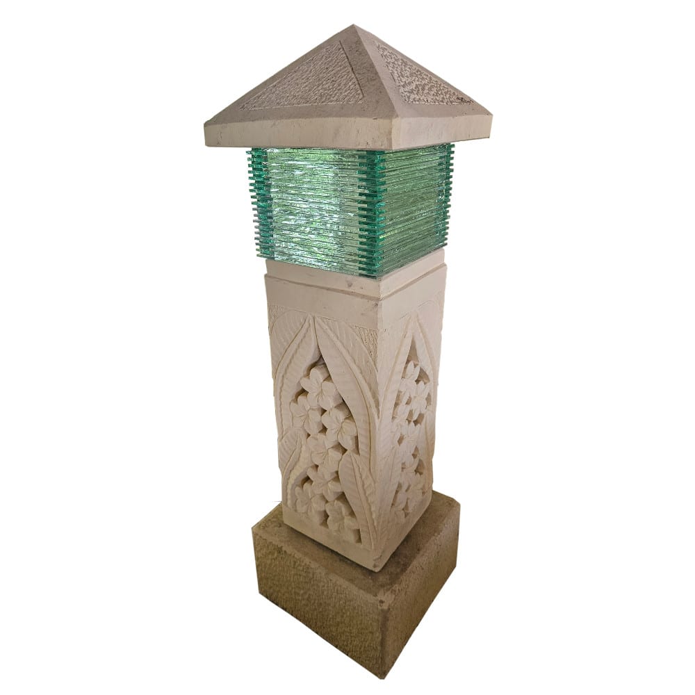 Cahaya Gartenlaterne: Balinesische Steinguss-Lampe mit Glas und spitzem Dach, 110 cm