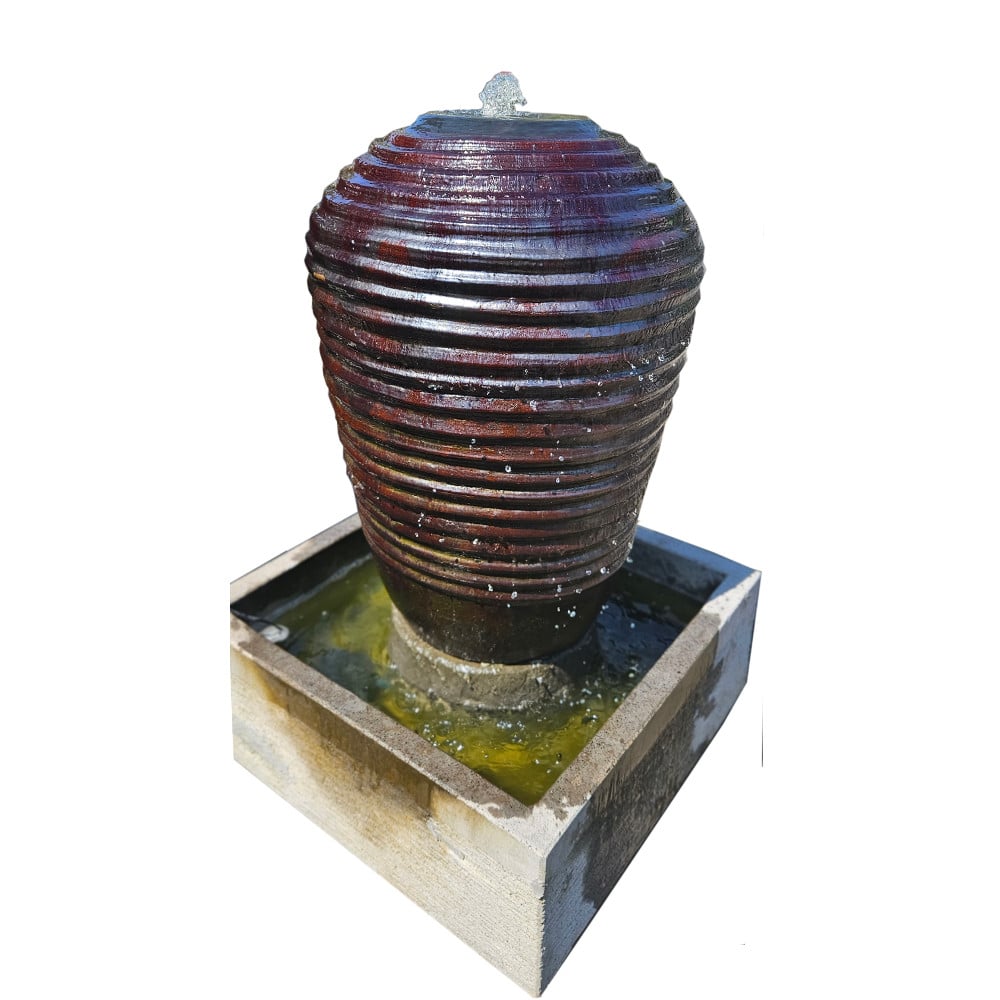 Tirta Amphore: Rillenförmiges Wasserspiel in Rotbraun, 90 cm Höhe