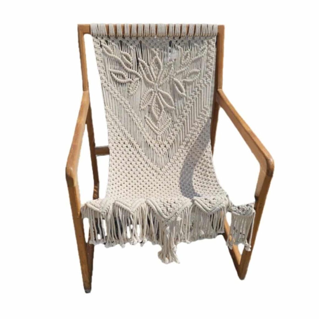 Santai Teakholzstuhl mit handgefertigter Macramé-Sitzfläche
