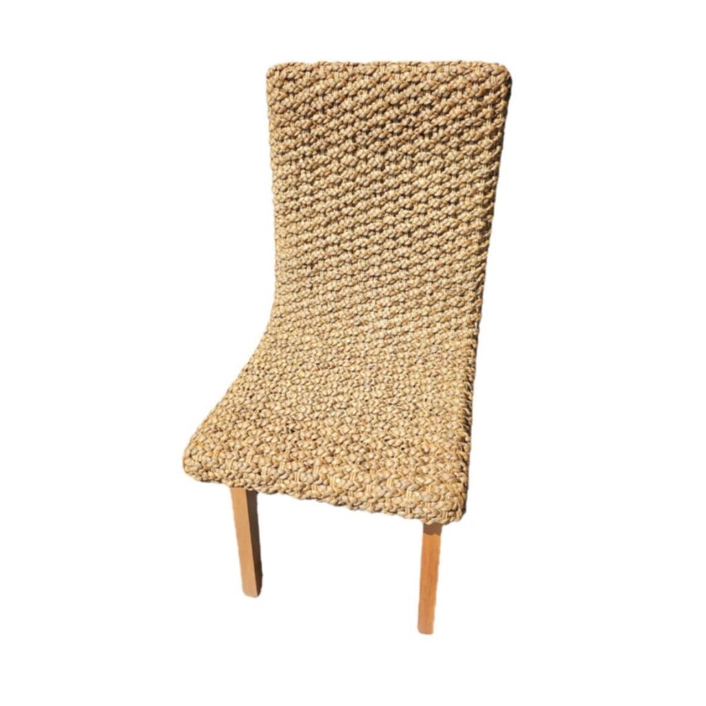 Ranu Stuhl aus Seegras mit robustem Teakholzgestell – natürlich leicht und handgefertigt