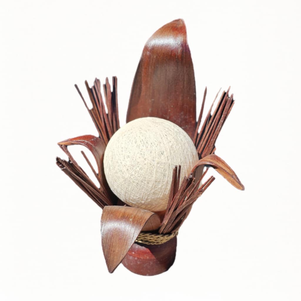 Pramana Tischlampe aus Palmblättern – Ikebana-inspirierter Blütenkelch