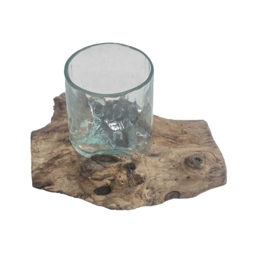 Banyu Glasbecher auf Naturwurzel – mundgeblasen und handgefertigt mit individueller Form